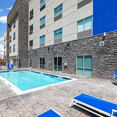 Holiday Inn Express & Suites - Denton - Sanger, An Ihg Hotel Екстериор снимка